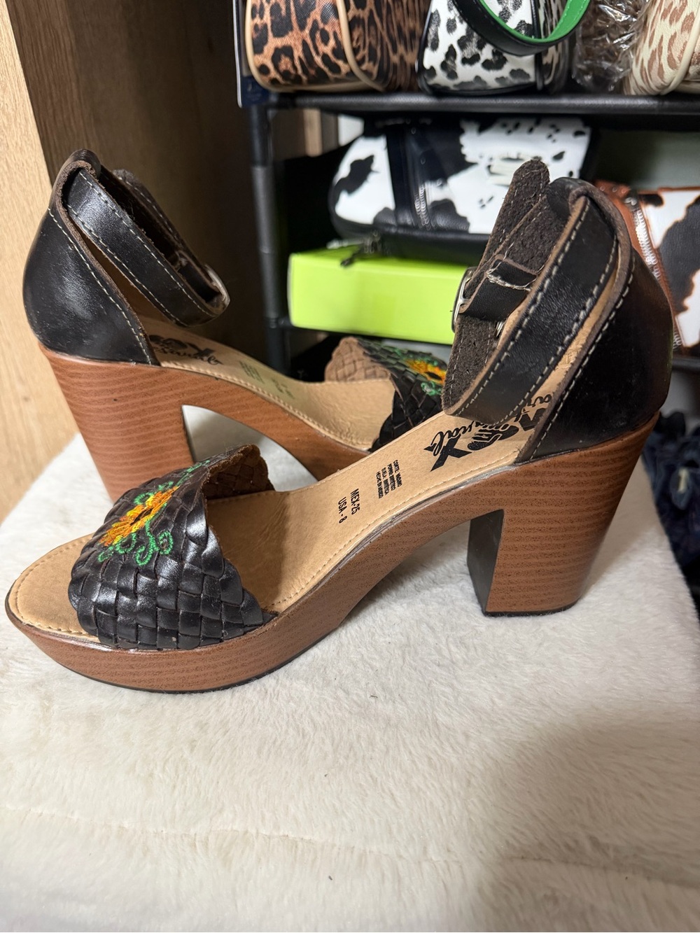 Black Sunflower Embroidered Woven Block Heel Sandals - Picture 9 of 10